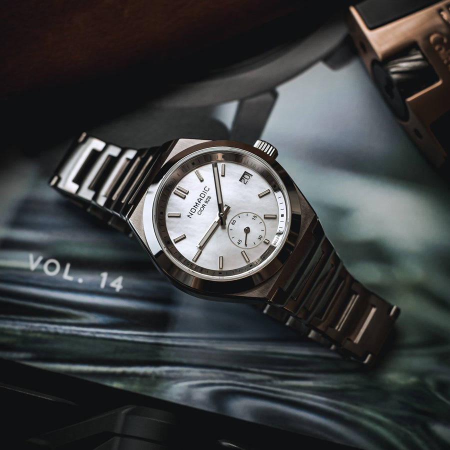 Cíor 928 - Mother of Pearl - Luxury Sports Watch (36mm)