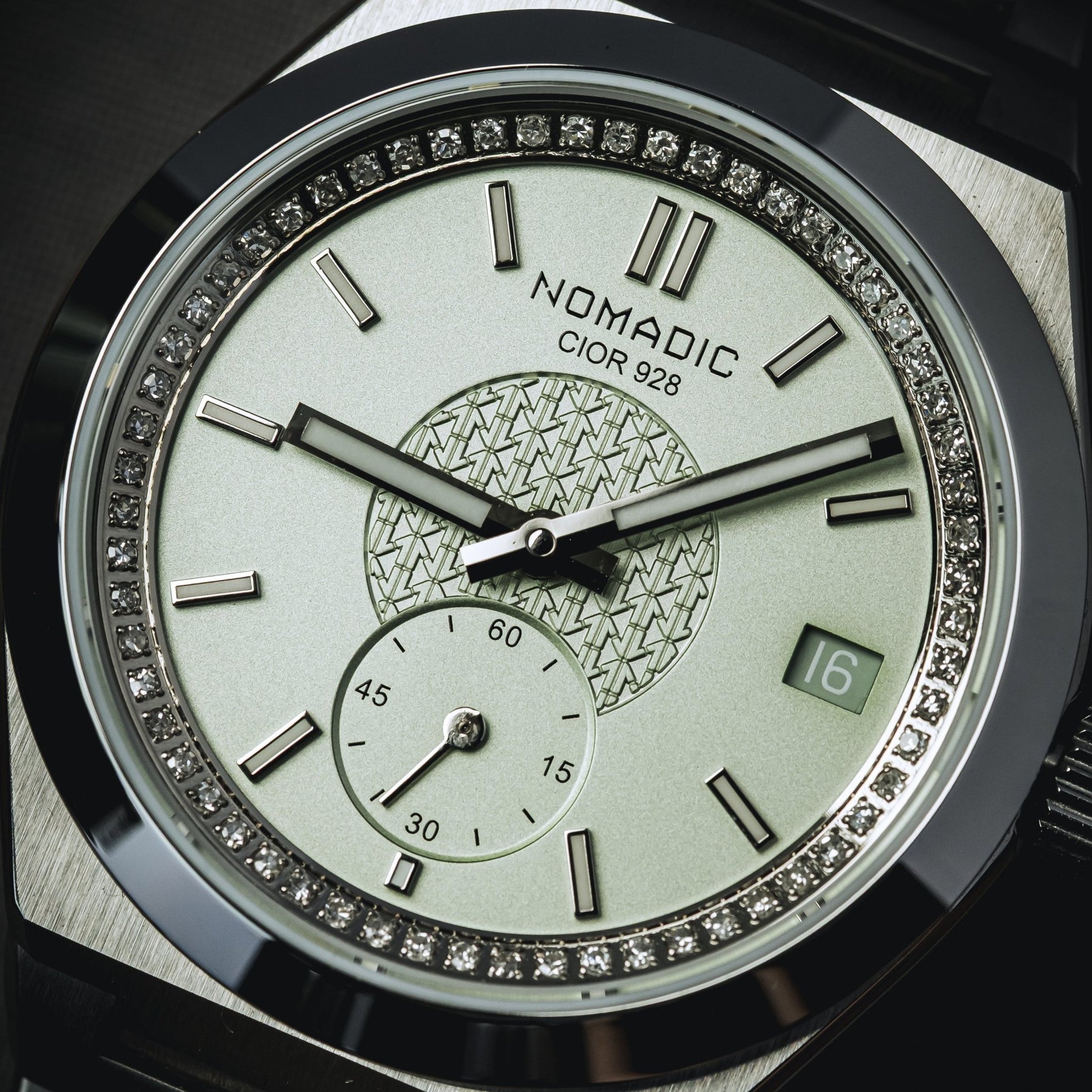 Cíor 928 - Mint Green with diamonds - Luxury Sports Watch (36mm)