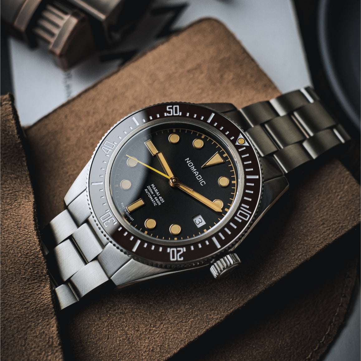 Crimson Dawn - Maraí 401 - Dive Watch