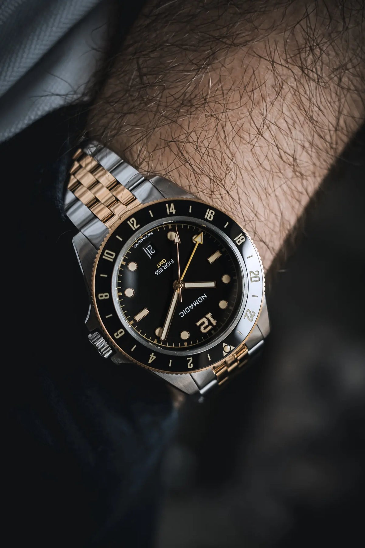 Fíor 555 Prestige - 18k Gold (PVD) GMT Watch (41mm) - Classic Black and Gold