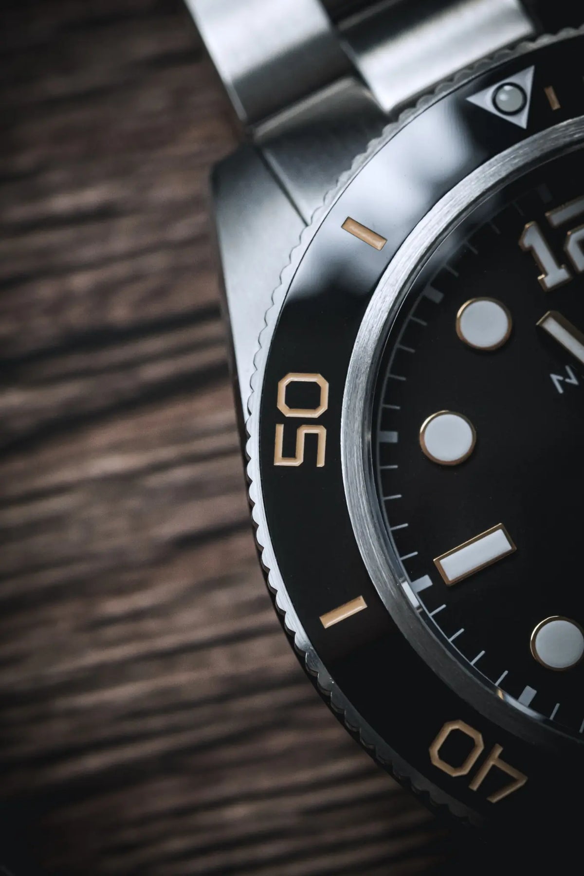 Classic Black and Gold - Maraí 401 Compact - 36mm Dive Watch (2026 Edition)
