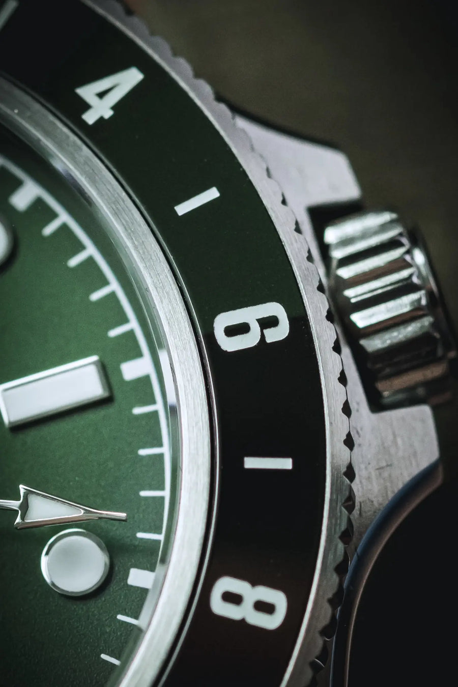Fíor 555 - GMT Watch (41mm) - Emerald Abyss