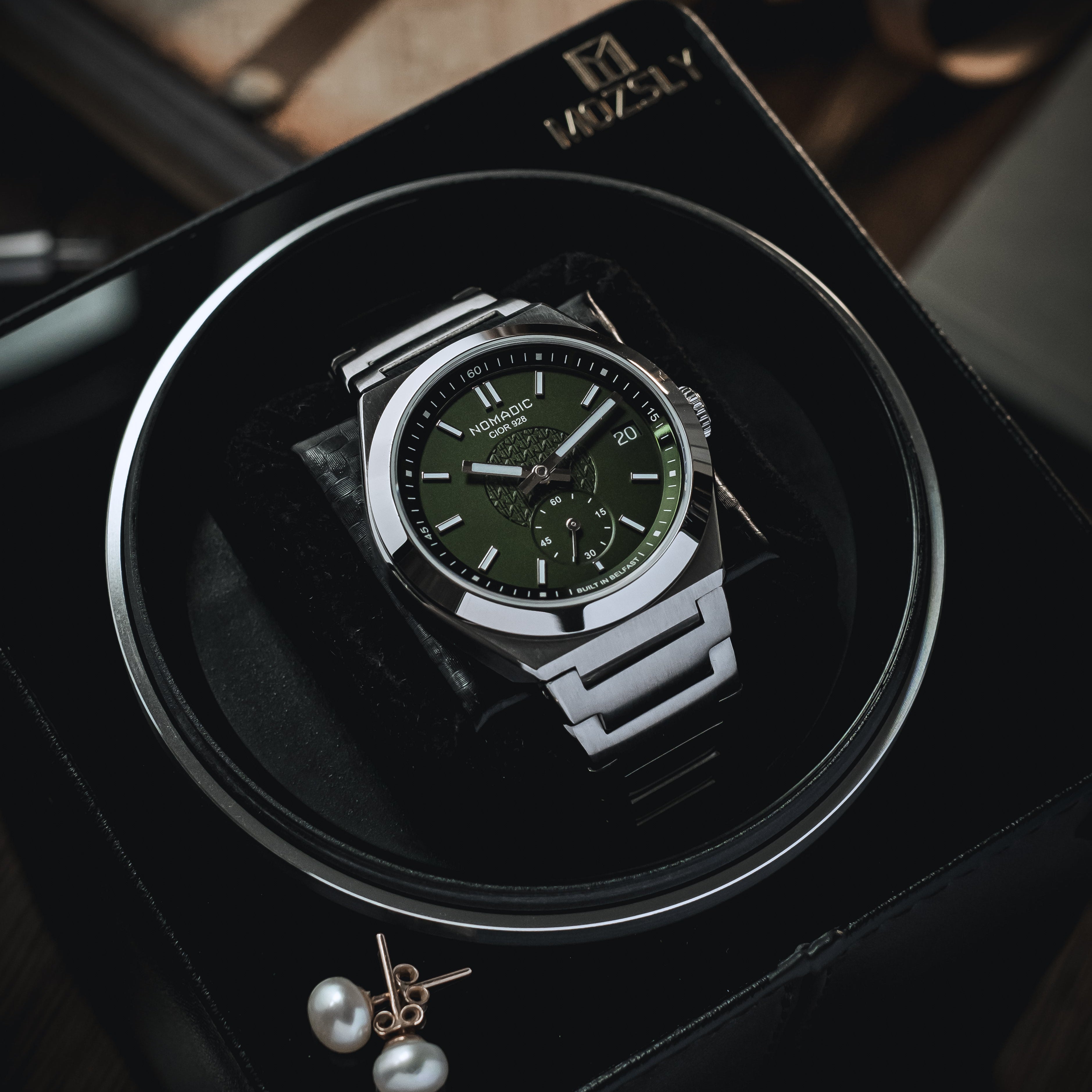 Cíor 928 - Luxury Sports Watch (36mm) - Emerald Abyss – Nomadic