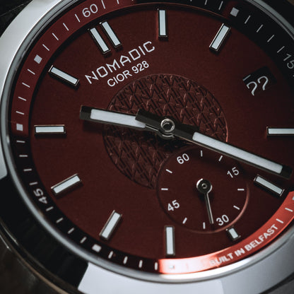 Cíor 928 - Crimson Dawn - Luxury Sports Watch (36mm)