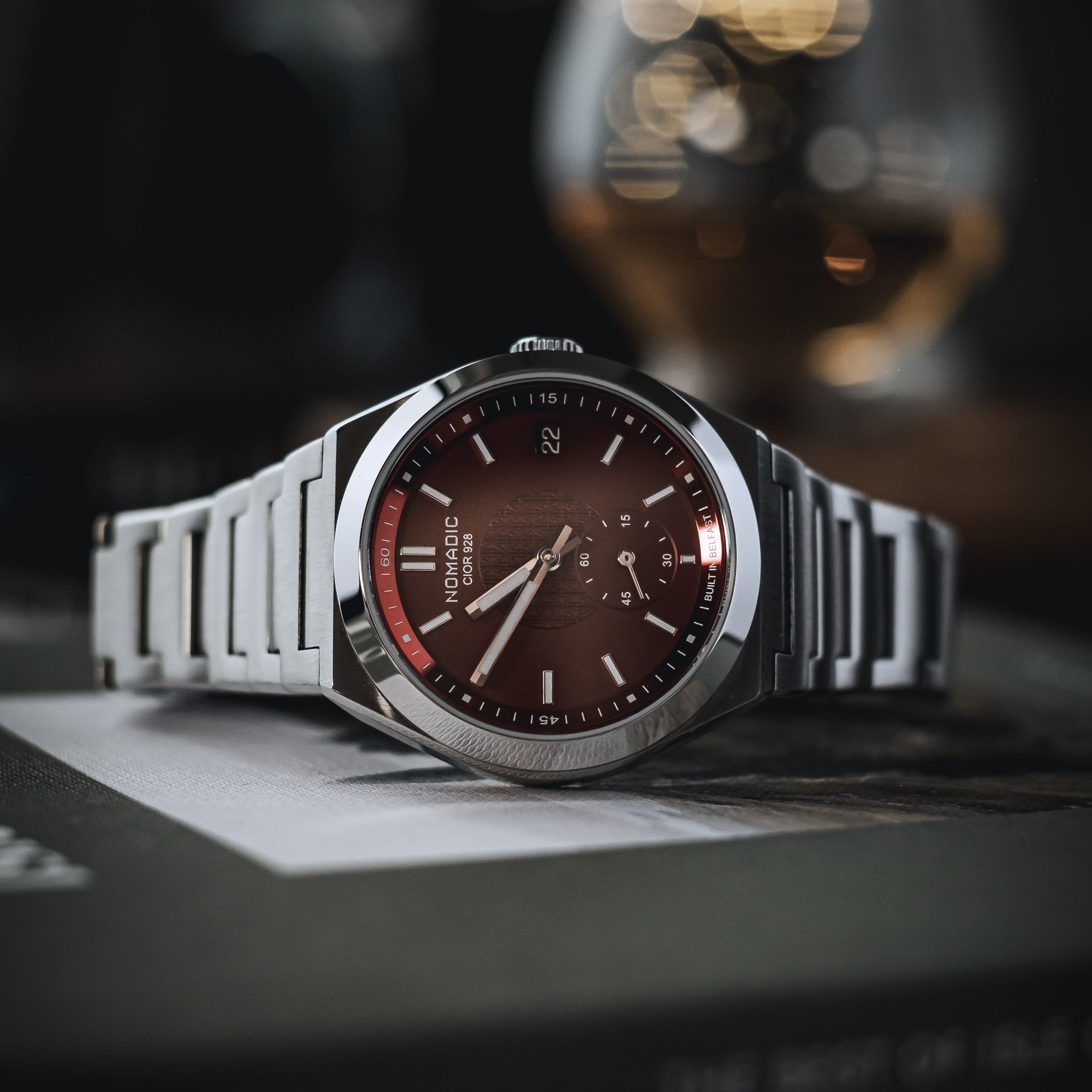 Cíor 928 - Crimson Dawn - Luxury Sports Watch (36mm)