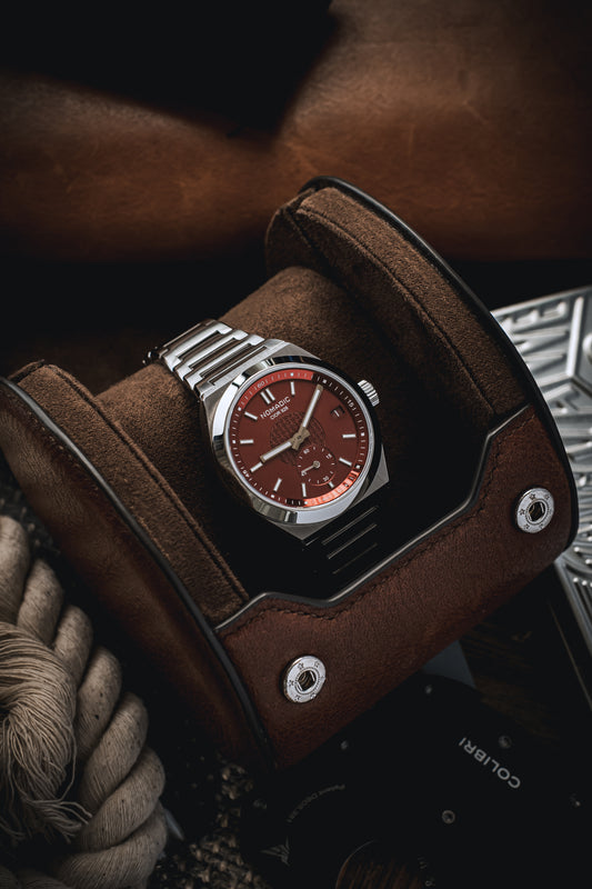 Cíor 928 - Crimson Dawn - Luxury Sports Watch (36mm)
