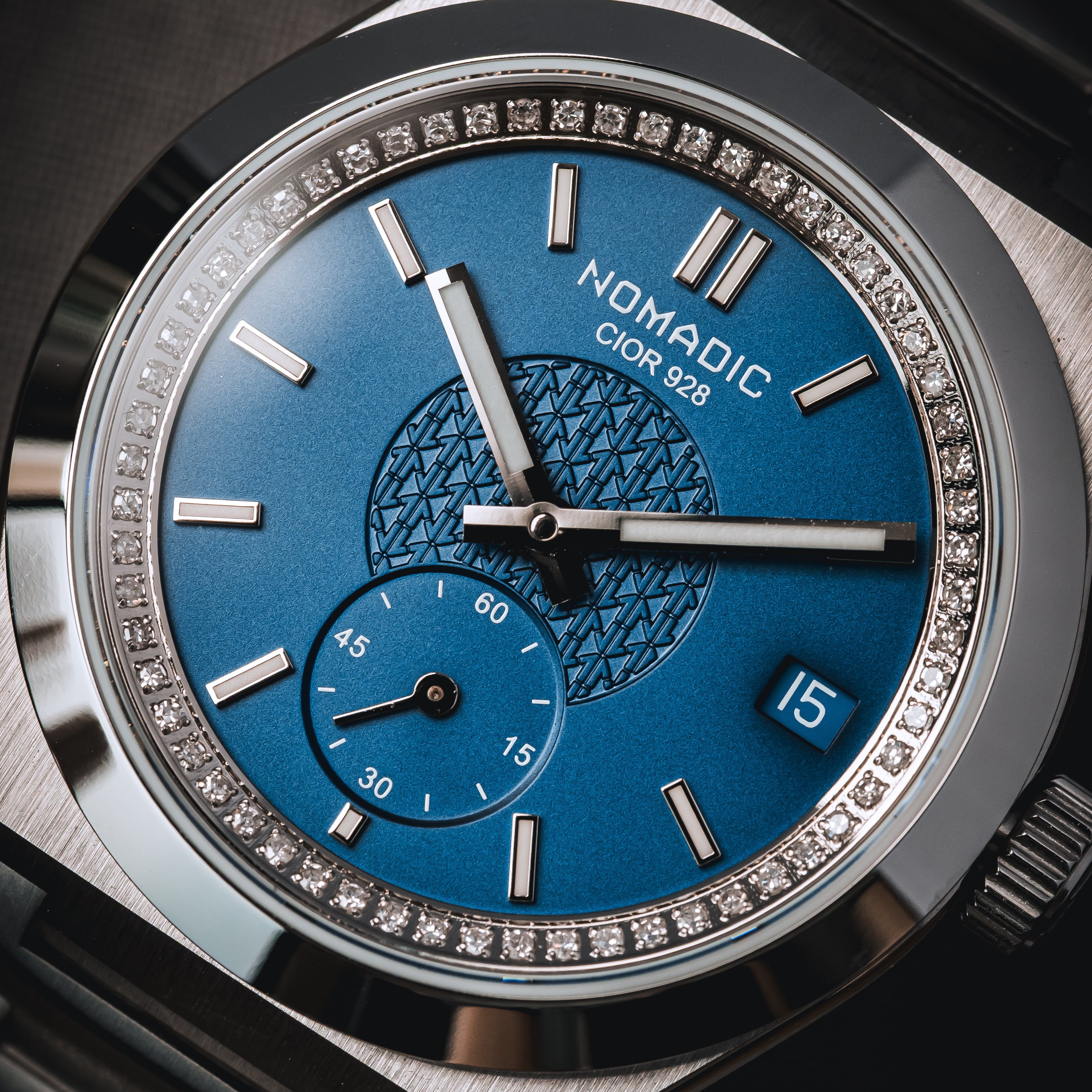 Cíor 928 - Ocean Blue with diamonds - Luxury Sports Watch (36mm)
