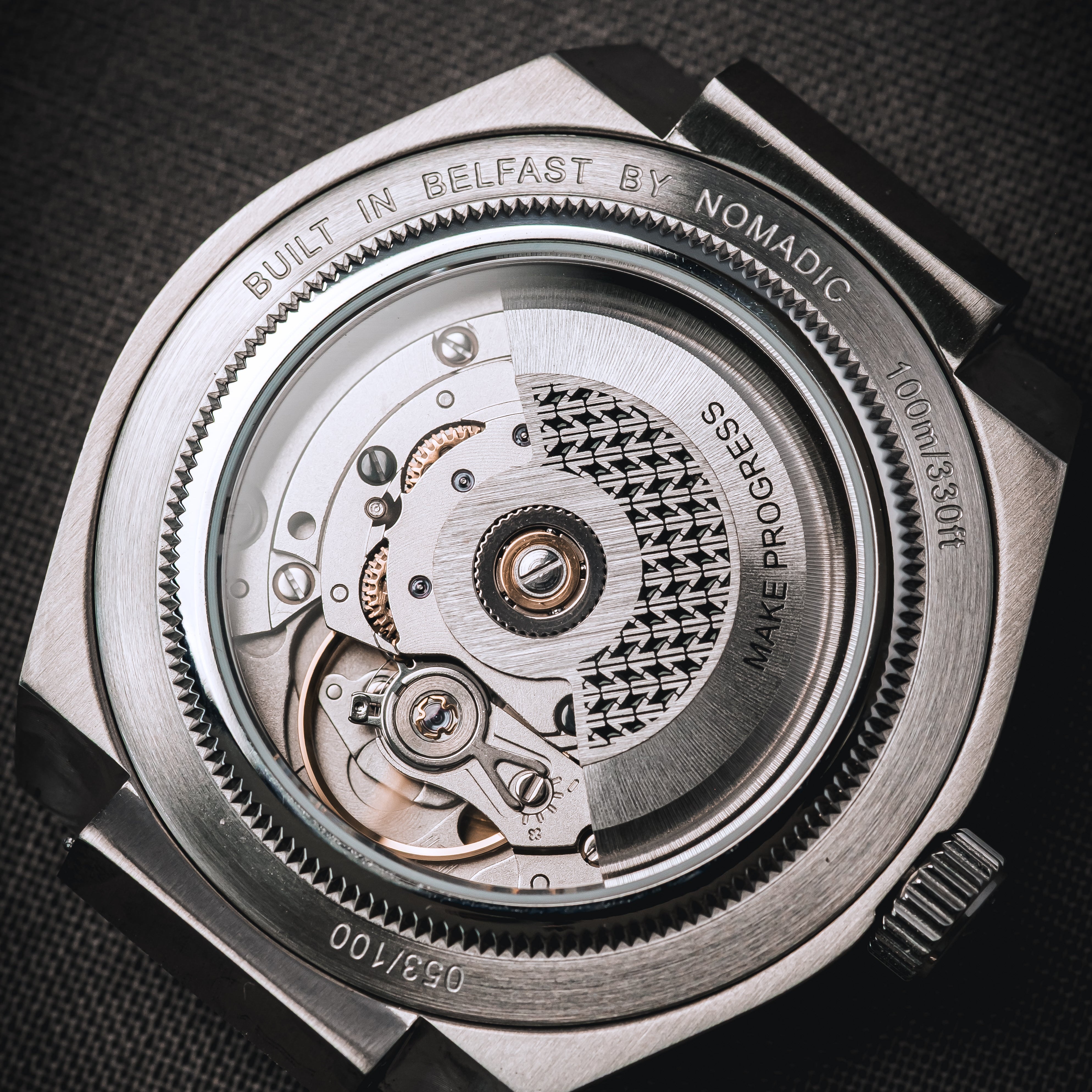 Cíor 928 - Luxury Sports Watch (36mm) - Emerald Abyss – Nomadic