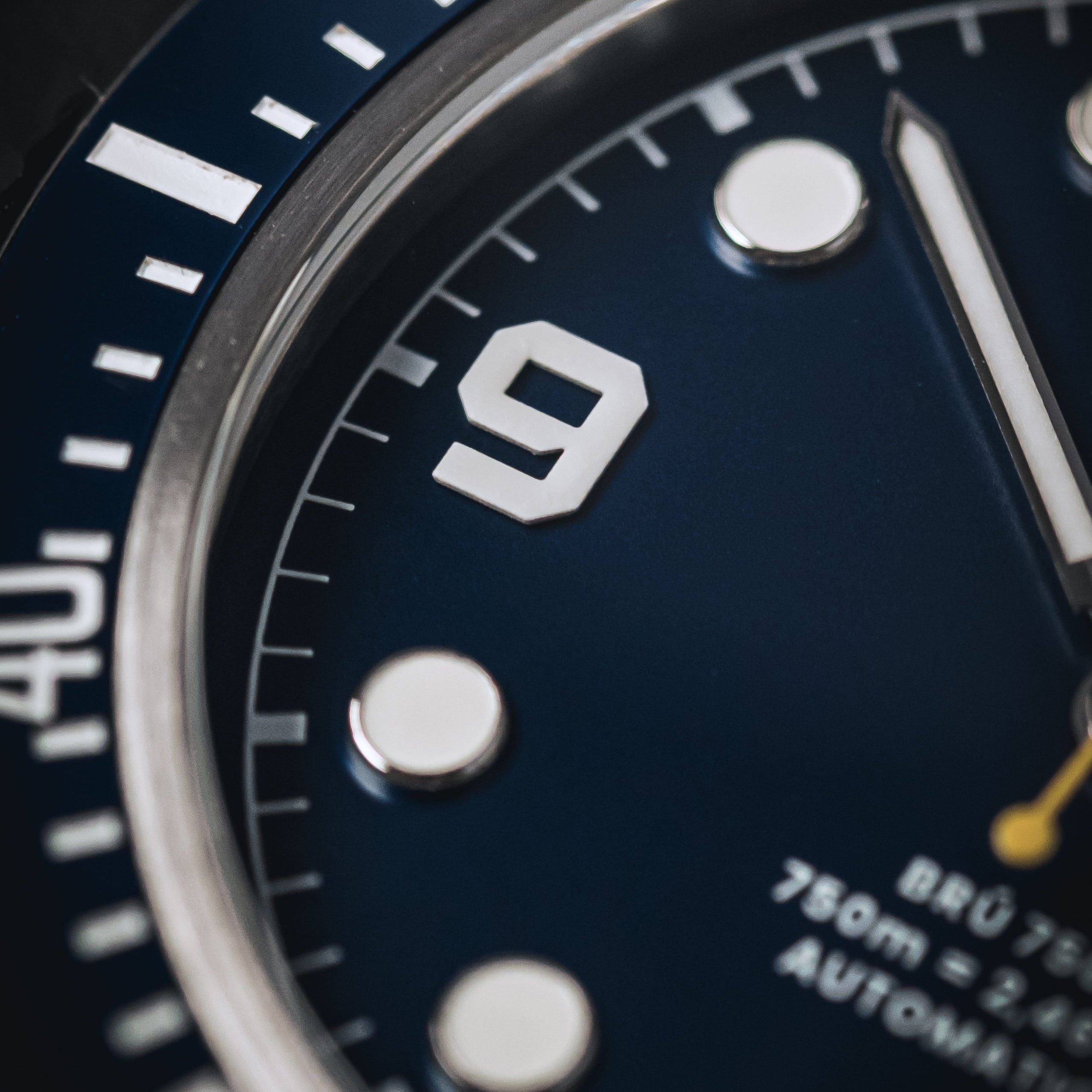 Brú 750 - 42mm Ti5 Deep Dive - Deep Ocean Blue