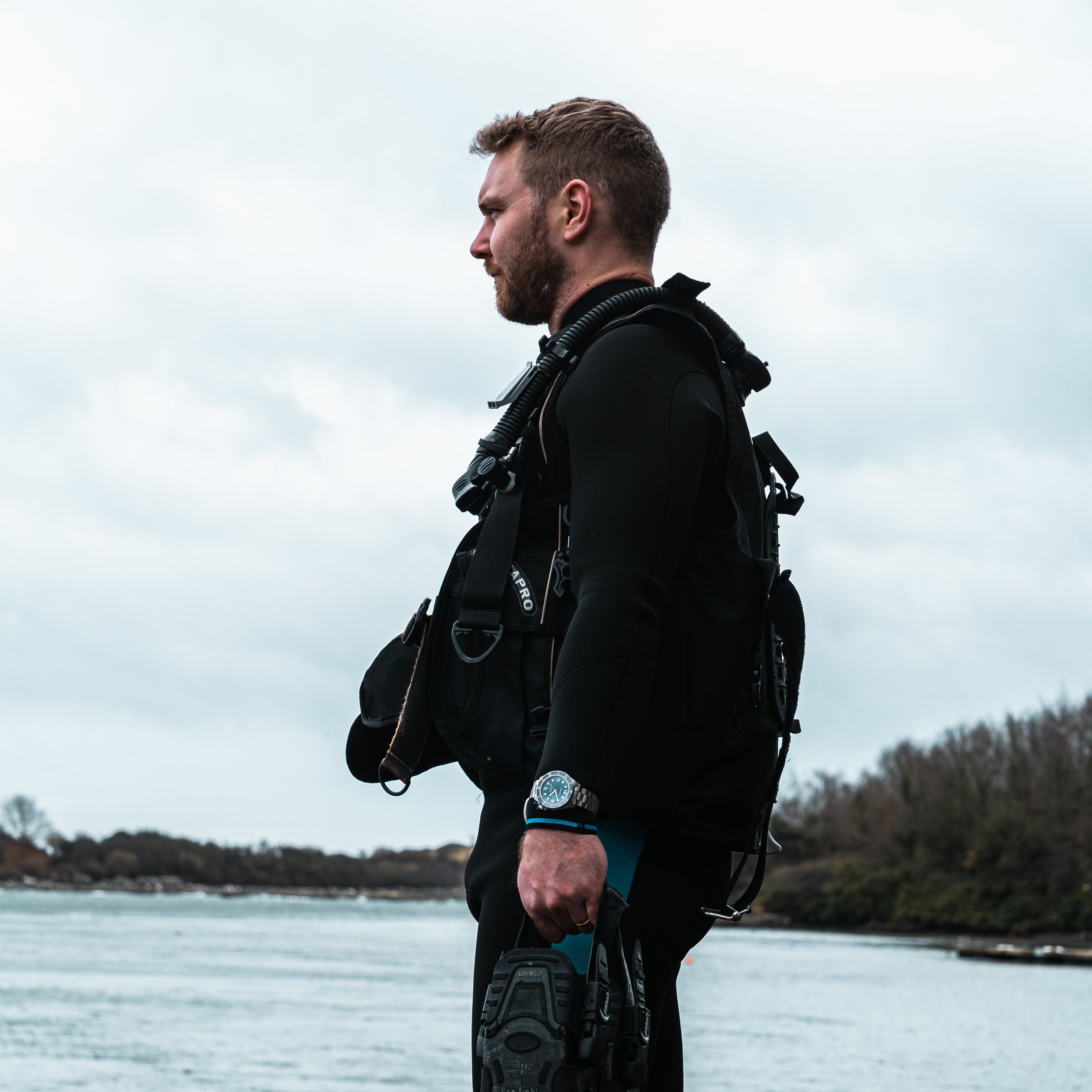 Brú 750 - 42mm Ti5 Deep Dive - Deep Ocean Blue