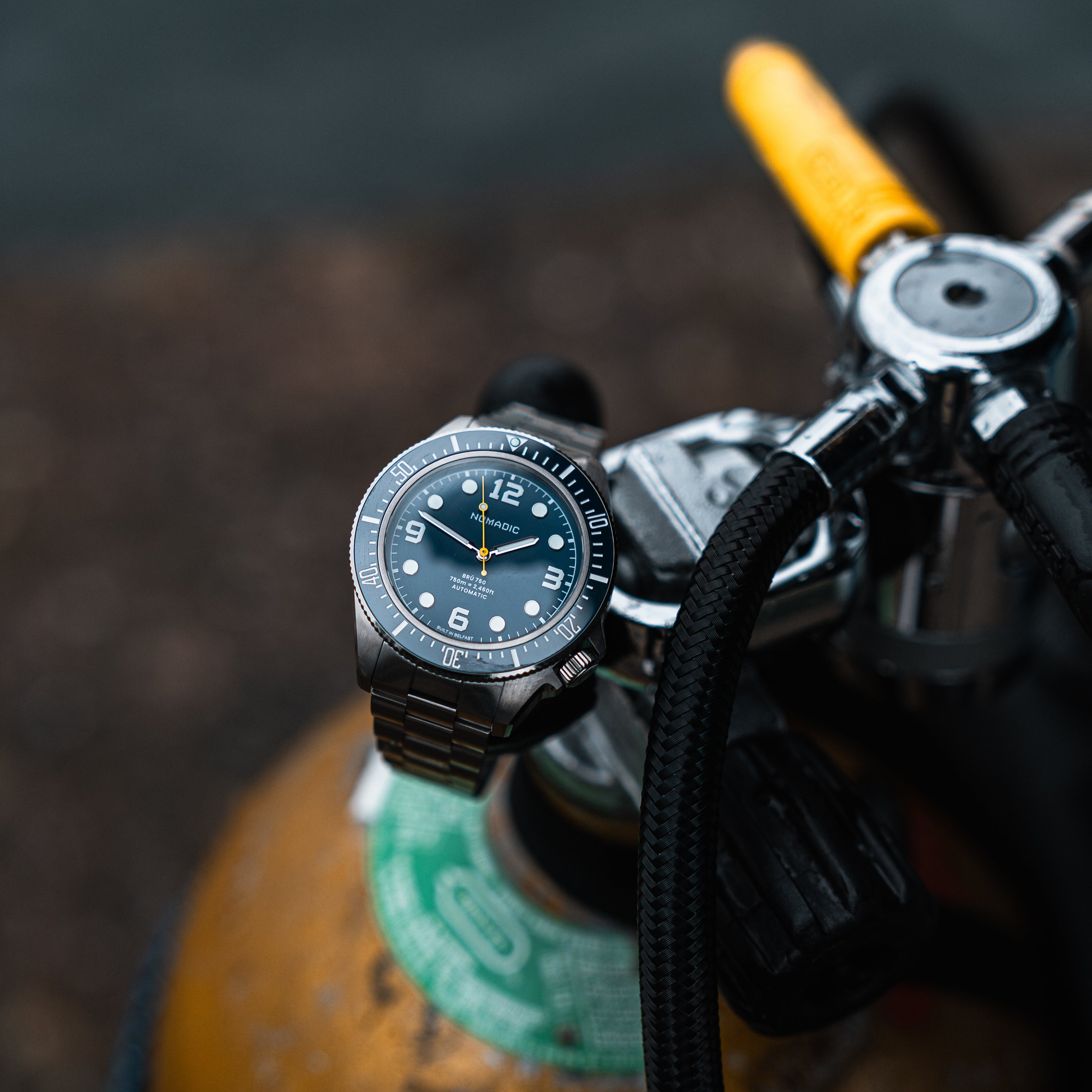 Brú 750 - 42mm Ti5 Deep Dive - Deep Ocean Blue