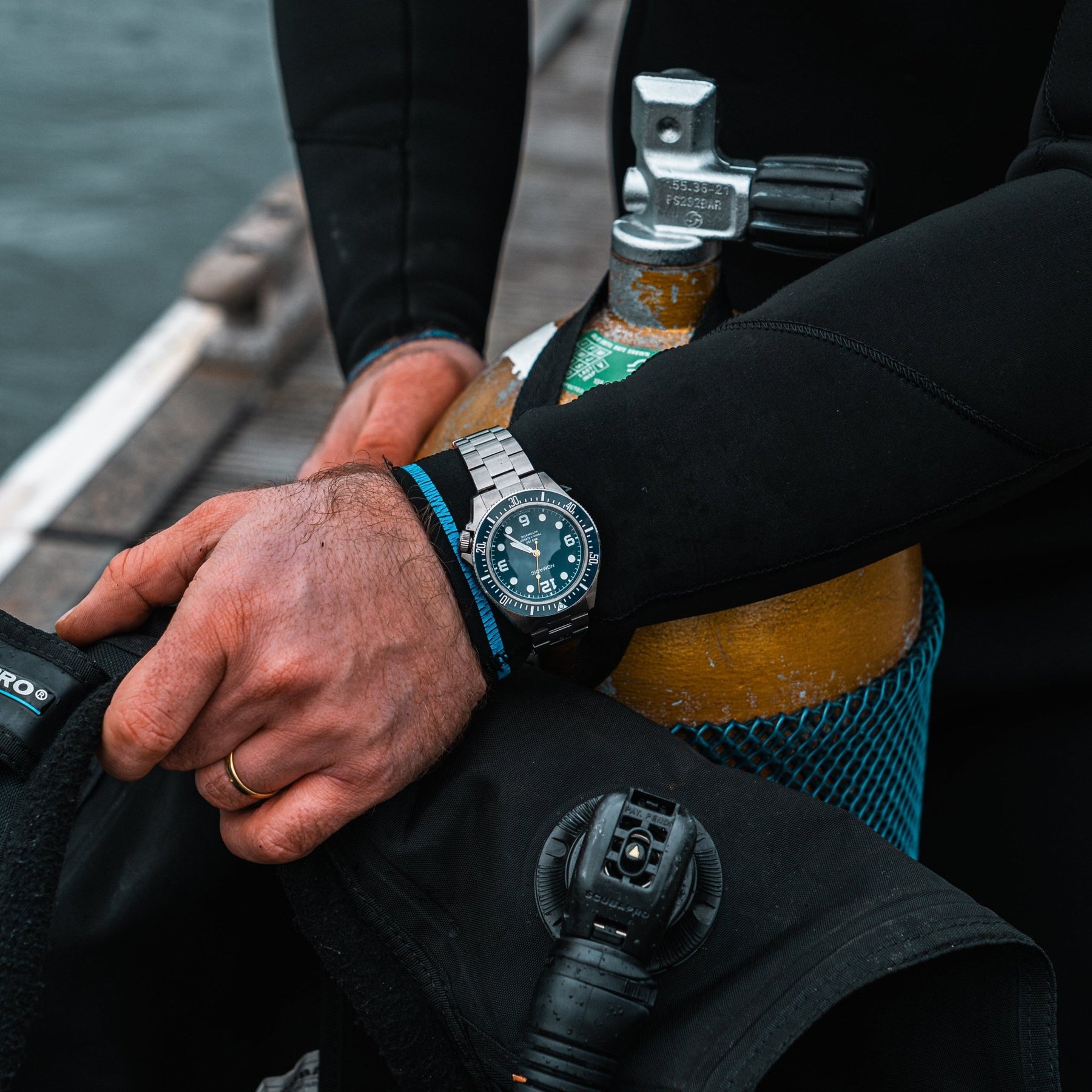 Brú 750 - 42mm Ti5 Deep Dive - Emerald Abyss
